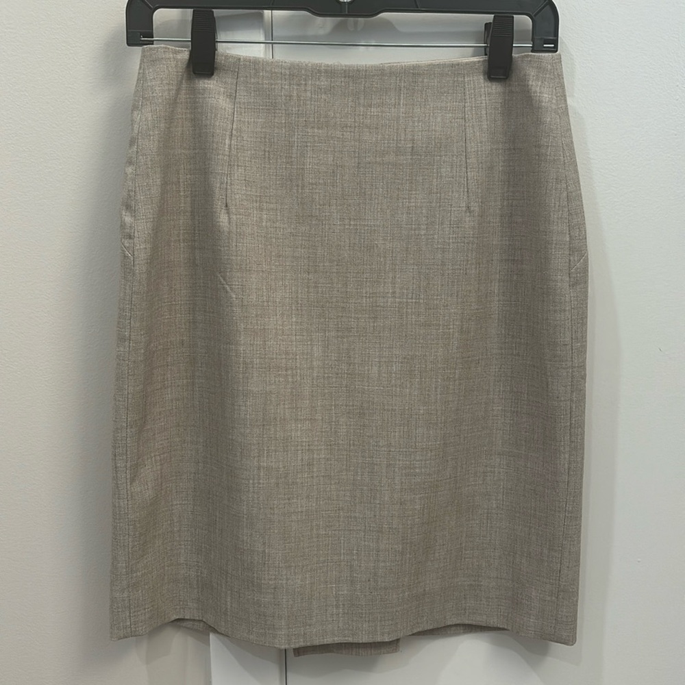 Banana Republic beige pencil skirt